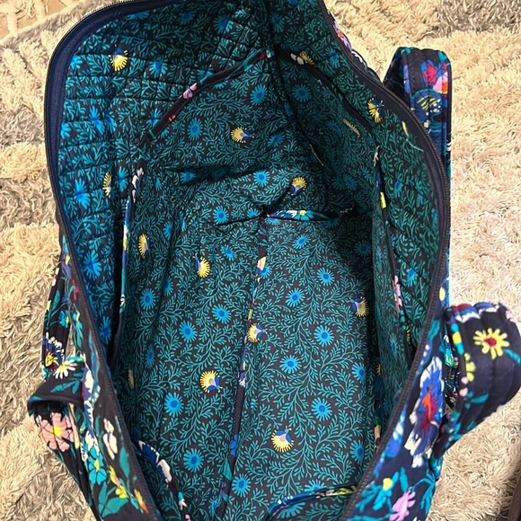 Vera Bradley overnight bag - Picture 2 of 6
